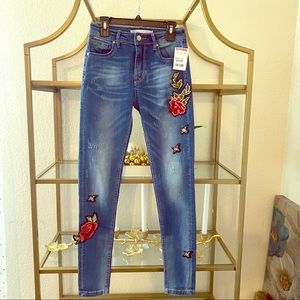 Megusto jeans with embroidered patches